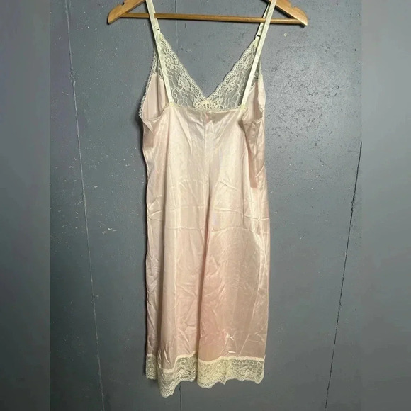 Vintage Pink Lace Slip, Size 36 (Medium) - Picture 2 of 6